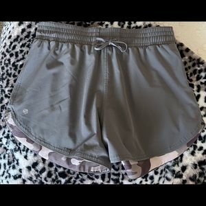REVERSIBLE gray/camo shorts!